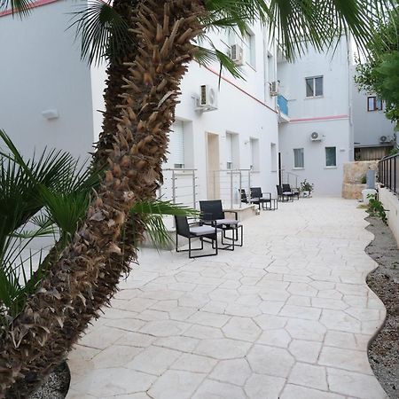 Apartmán Elegante Bilocale Con Giardino Lecce Exteriér fotografie