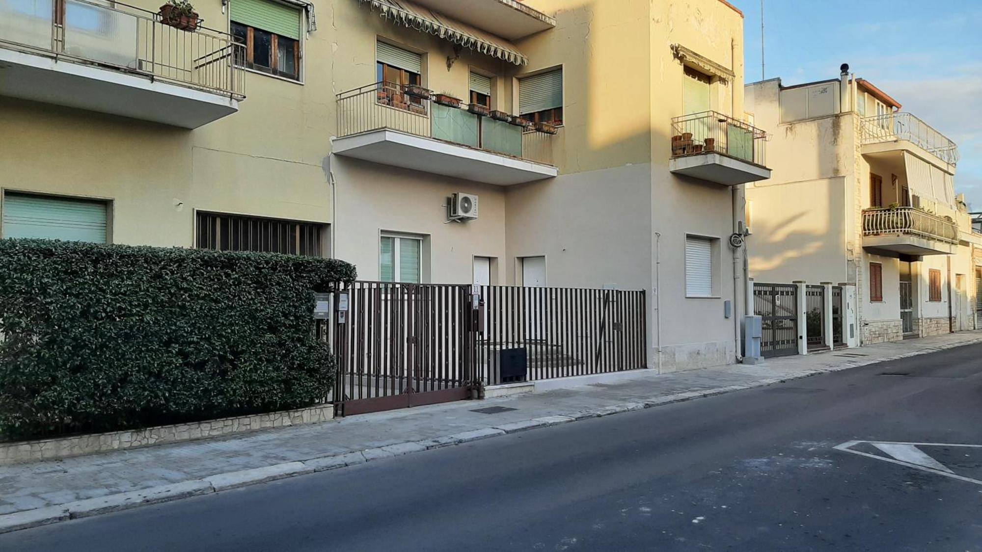Apartmán Elegante Bilocale Con Giardino Lecce Exteriér fotografie
